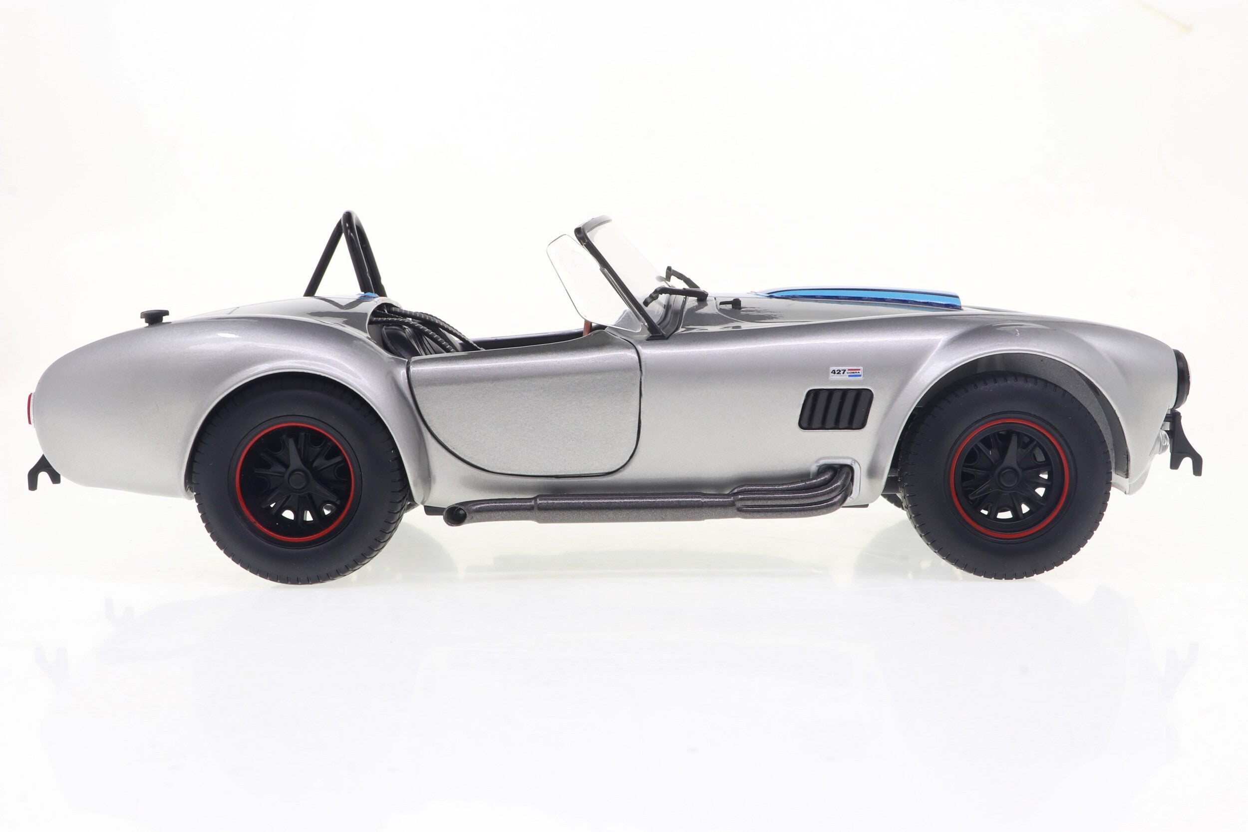 SOLIDO 1804913 MINIATURE SHELBY COBRA 427 MKII SOLIDO DO WORKS M RACING
SILVER 1965 1/18