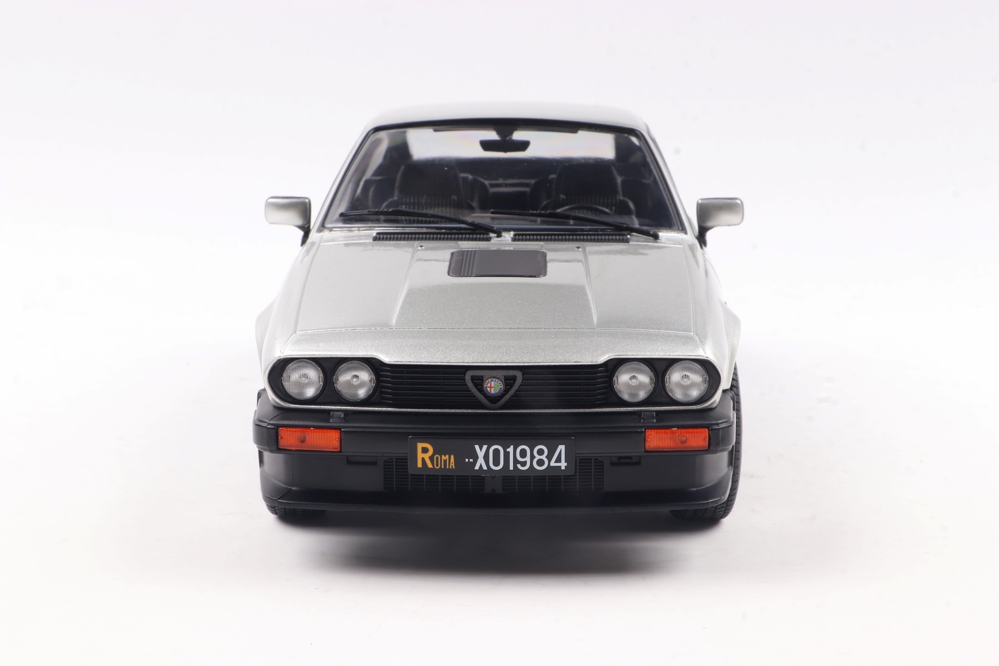 SOLIDO 1802307 MINIATURE ALFA ROMEO GTV6 SILVER 1984 1/18