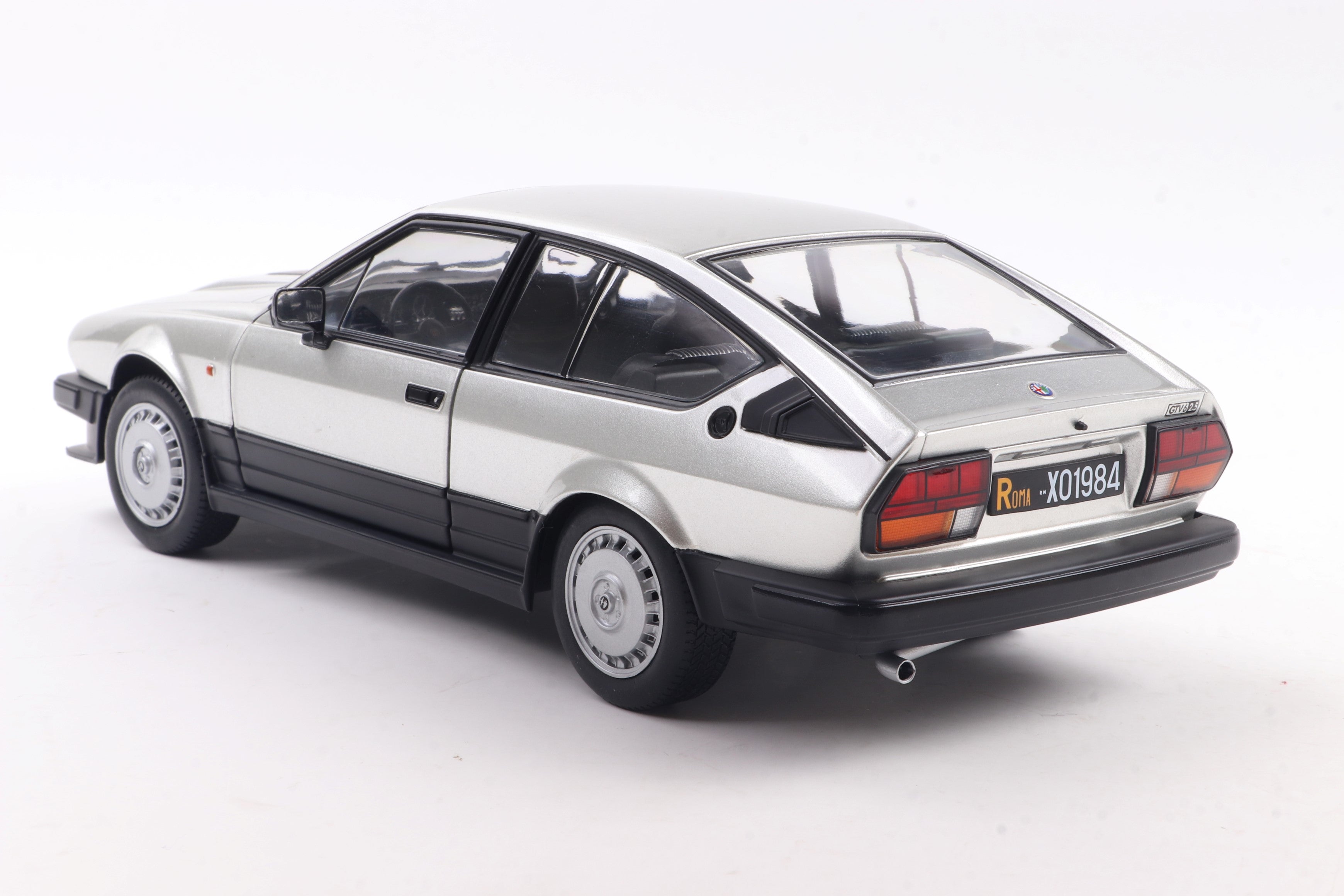 SOLIDO 1802307 MINIATURE ALFA ROMEO GTV6 SILVER 1984 1/18