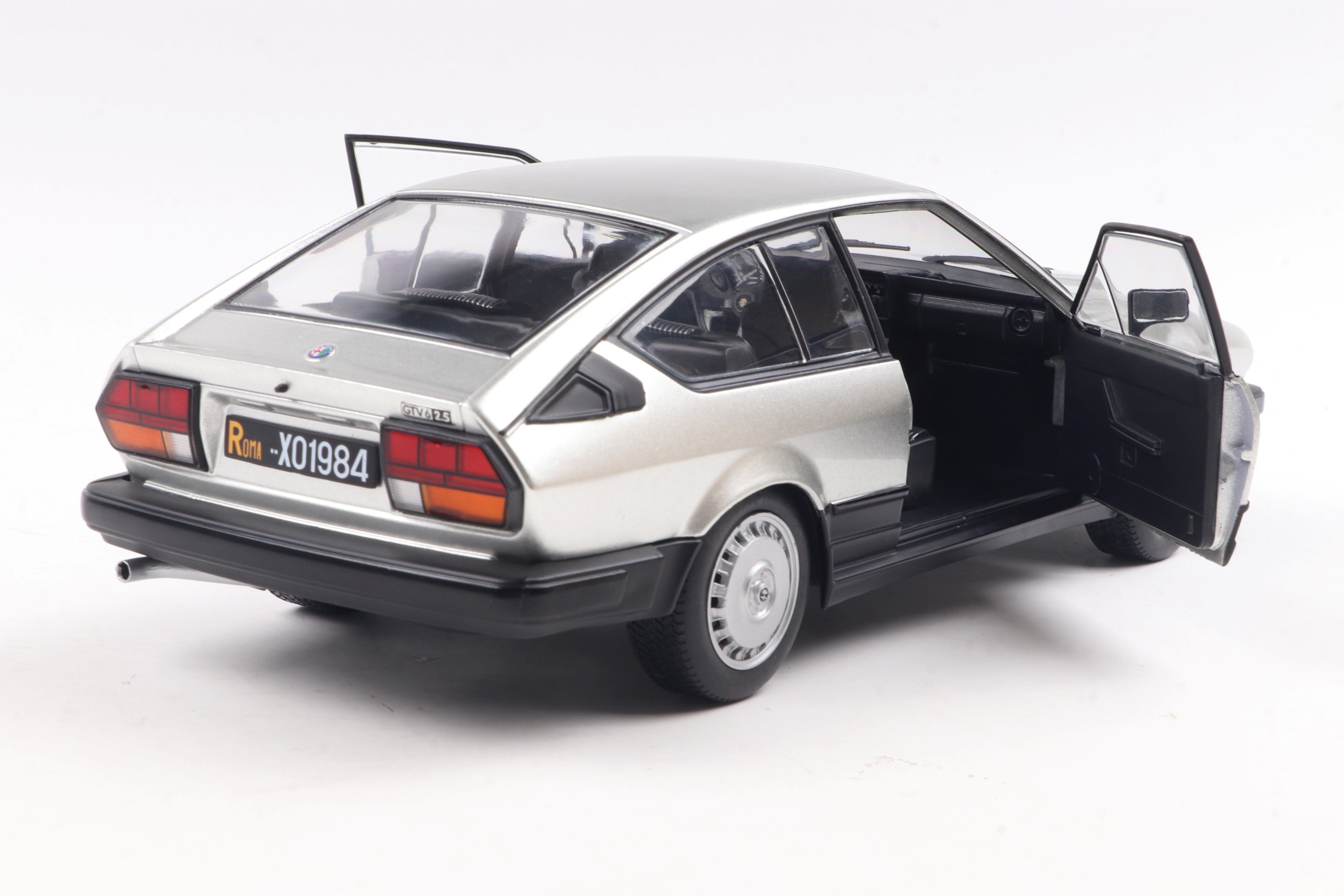 SOLIDO 1802307 MINIATURE ALFA ROMEO GTV6 SILVER 1984 1/18