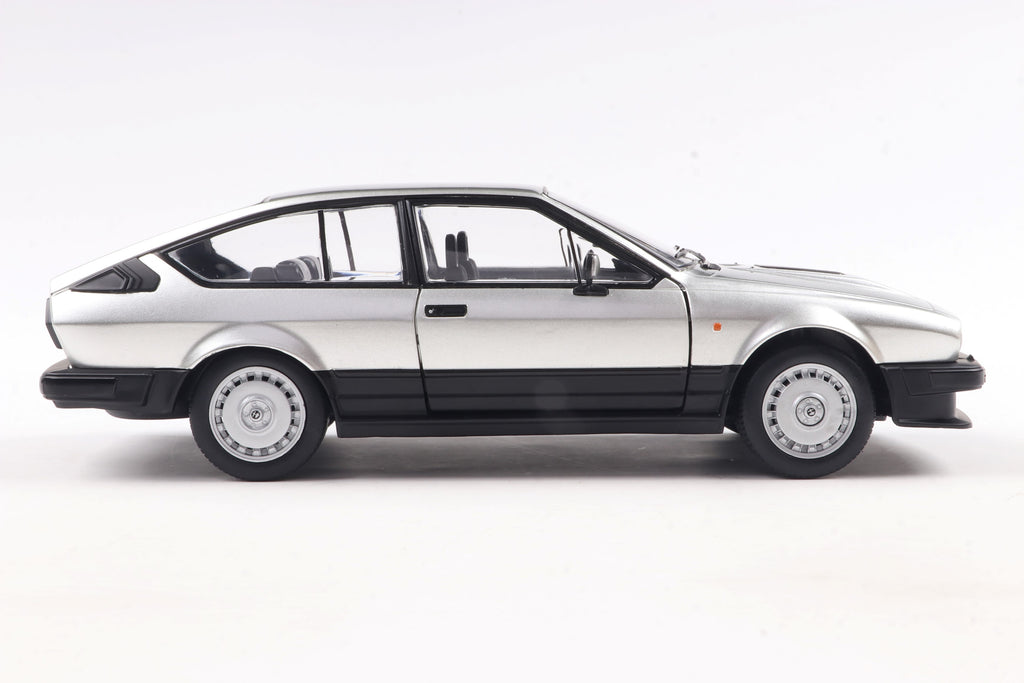 SOLIDO 1802307 MINIATURE ALFA ROMEO GTV6 SILVER 1984 1/18