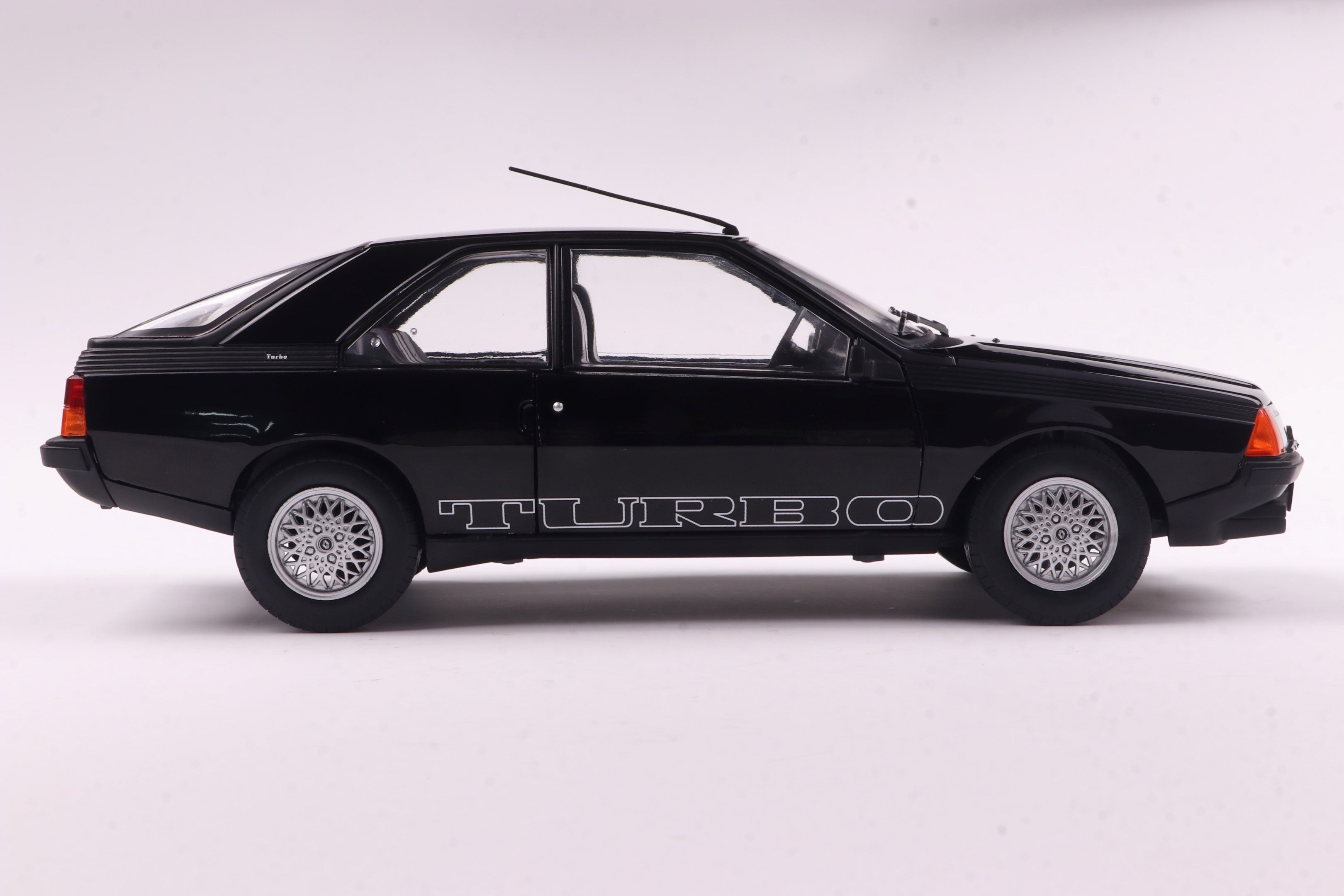 SOLIDO 1806406 MINIATURE RENAULT FUEGO TURBO BLACK 1980 1/18
