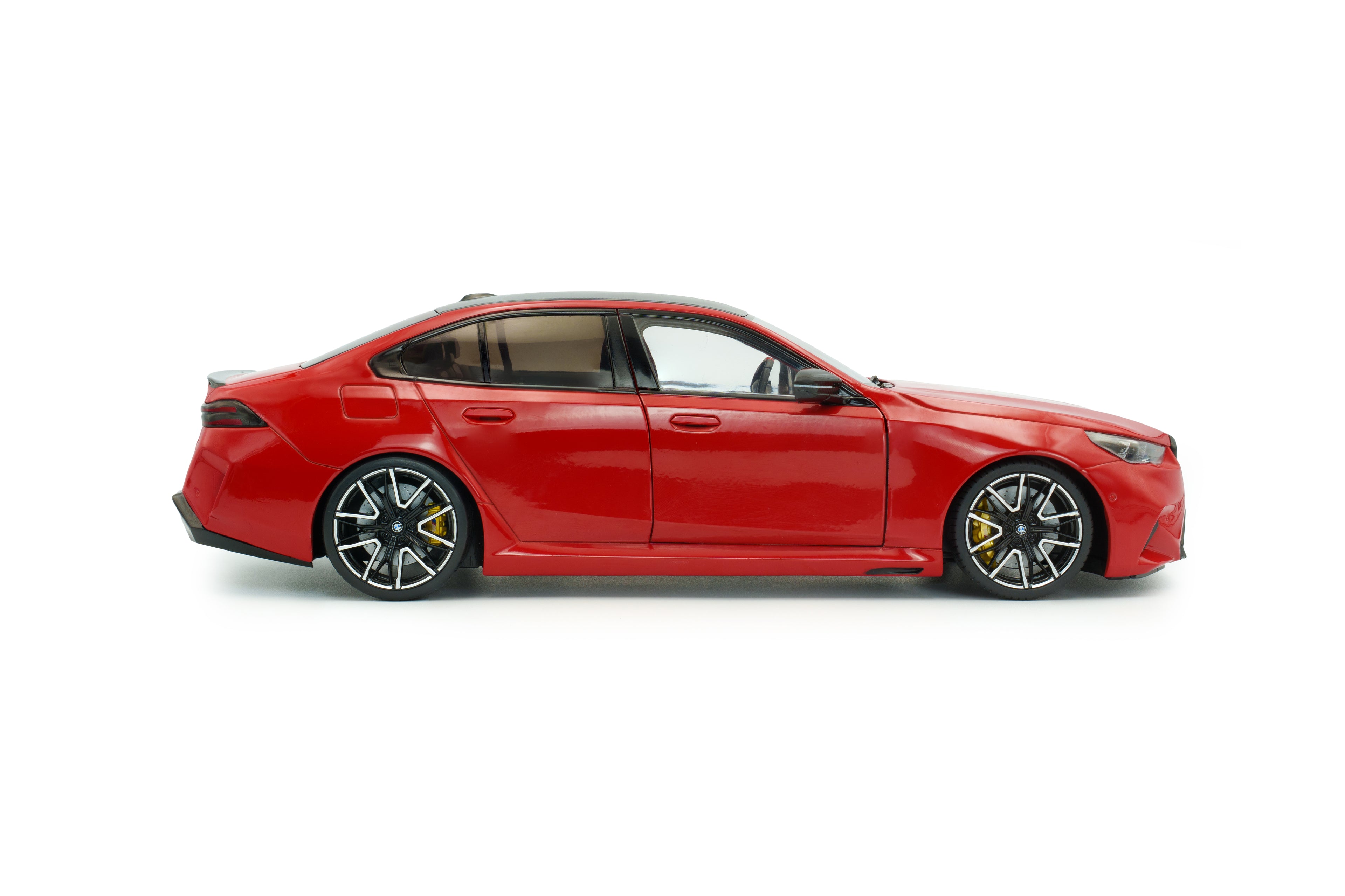 SOLIDO 1814702 MINIATURE BMW M5 FIRE RED 2025 1/18