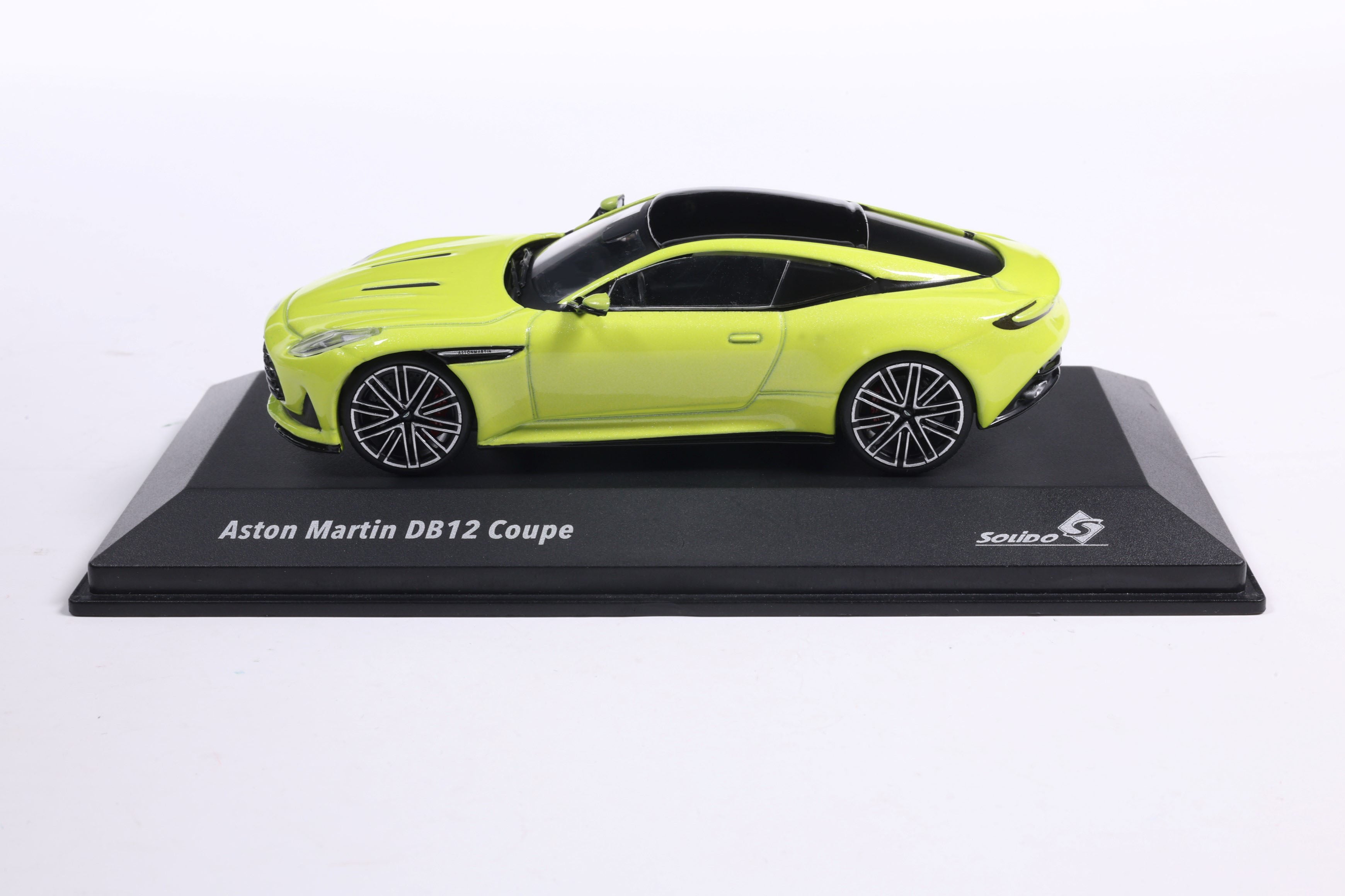 SOLIDO 4315703 MINIATURE ASTON MARTIN DB12 LIME ESSENCE 2023 1/43