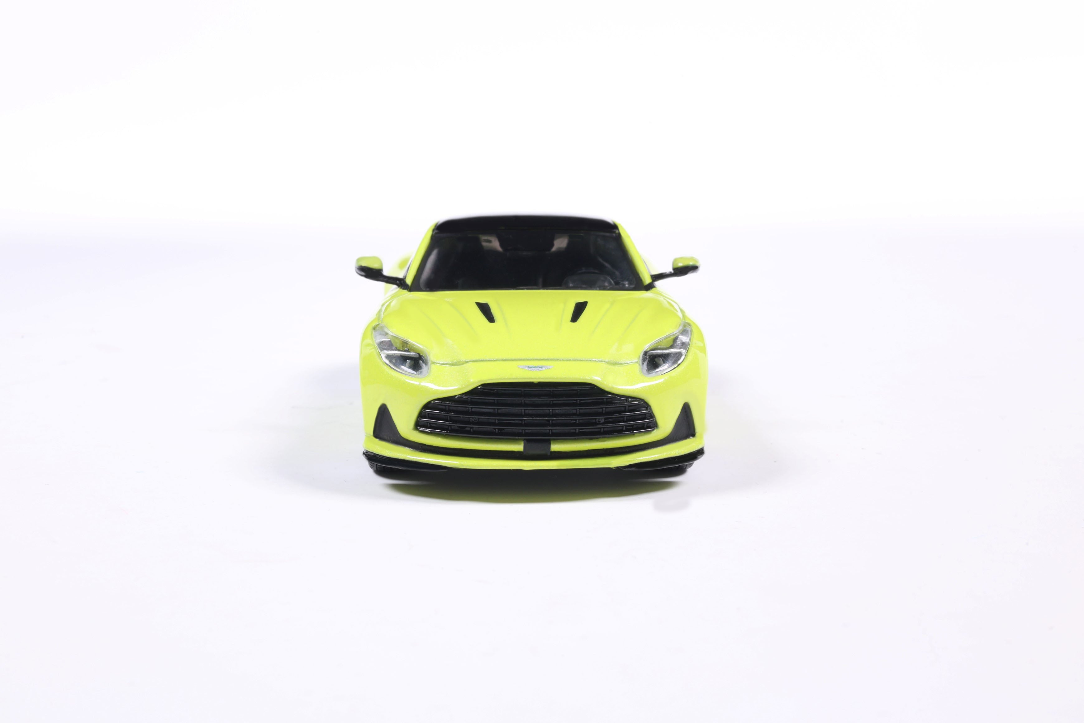 SOLIDO 4315703 MINIATURE ASTON MARTIN DB12 LIME ESSENCE 2023 1/43