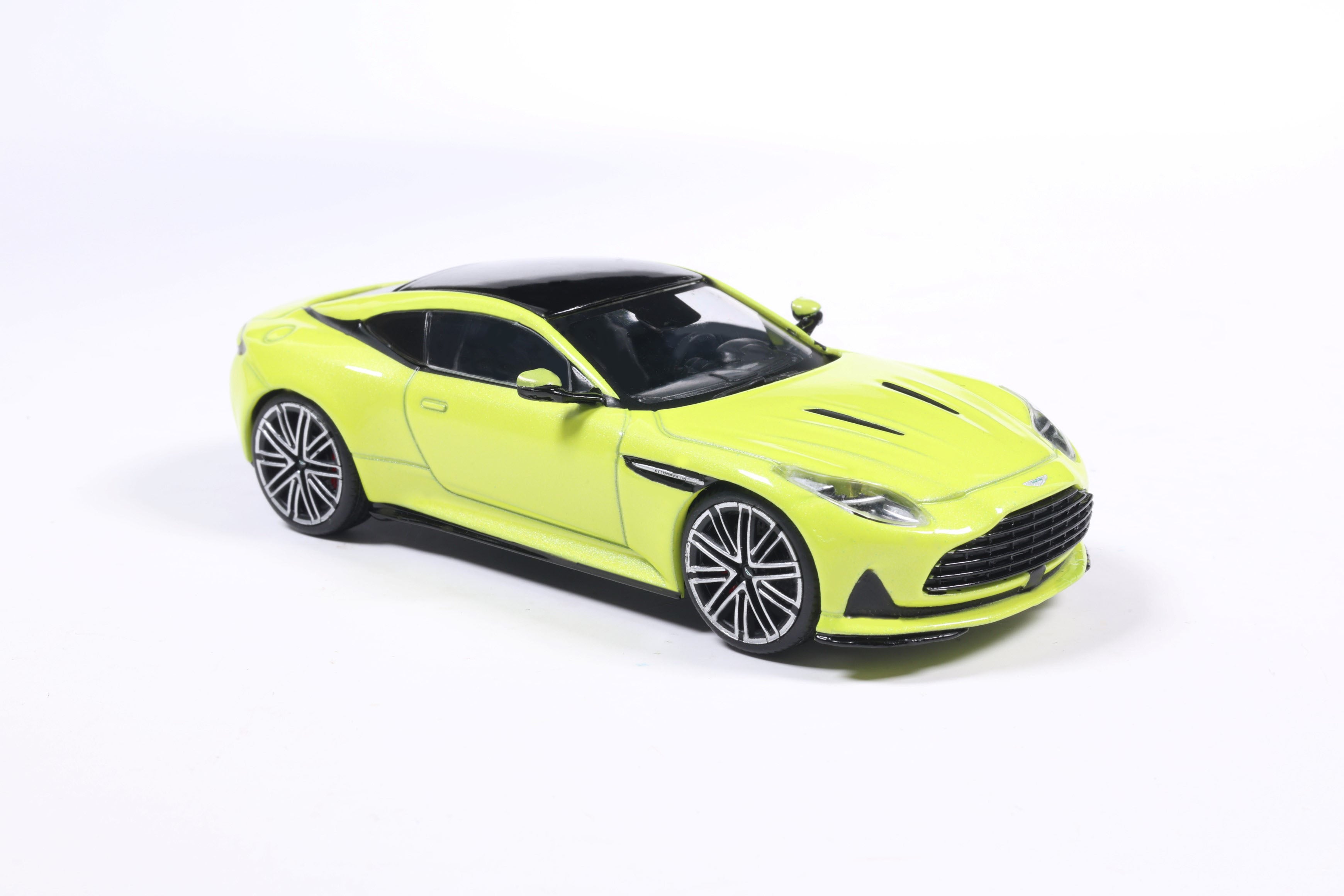 SOLIDO 4315703 MINIATURE ASTON MARTIN DB12 LIME ESSENCE 2023 1/43
