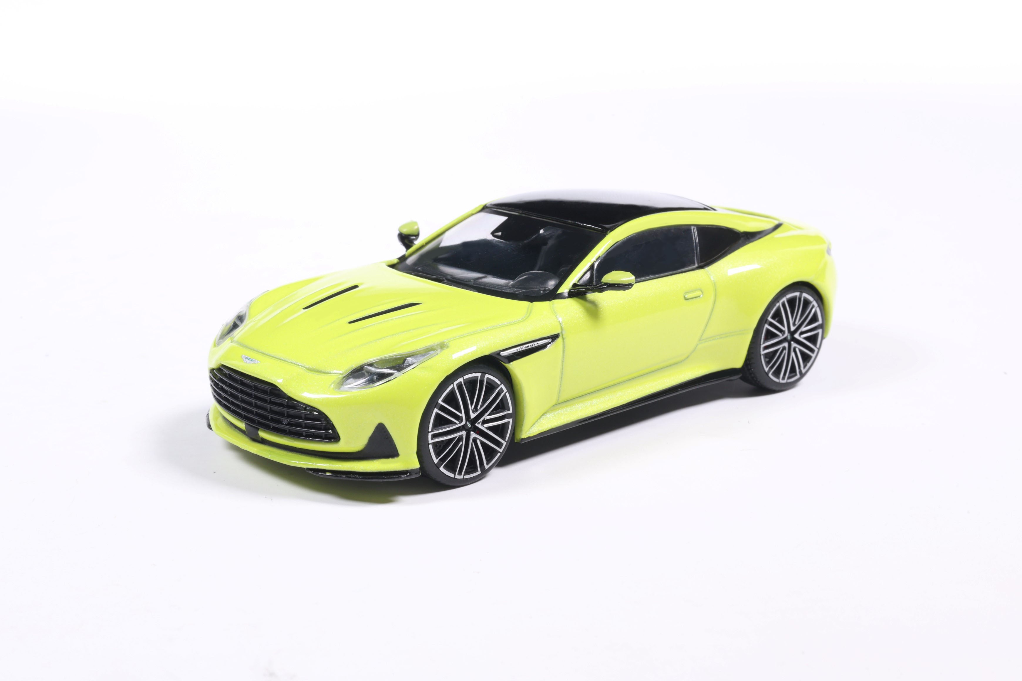 SOLIDO 4315703 MINIATURE ASTON MARTIN DB12 LIME ESSENCE 2023 1/43