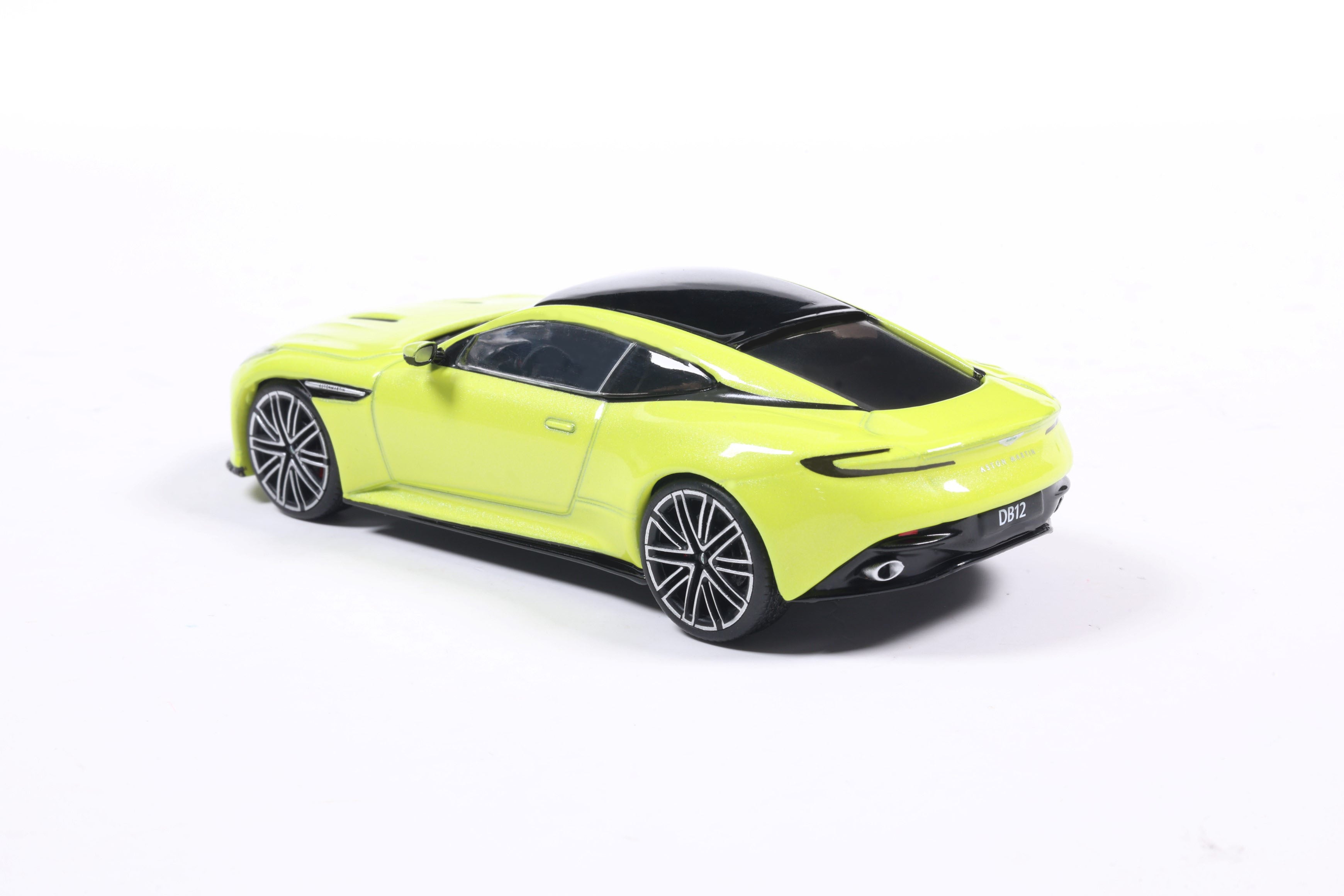 SOLIDO 4315703 MINIATURE ASTON MARTIN DB12 LIME ESSENCE 2023 1/43
