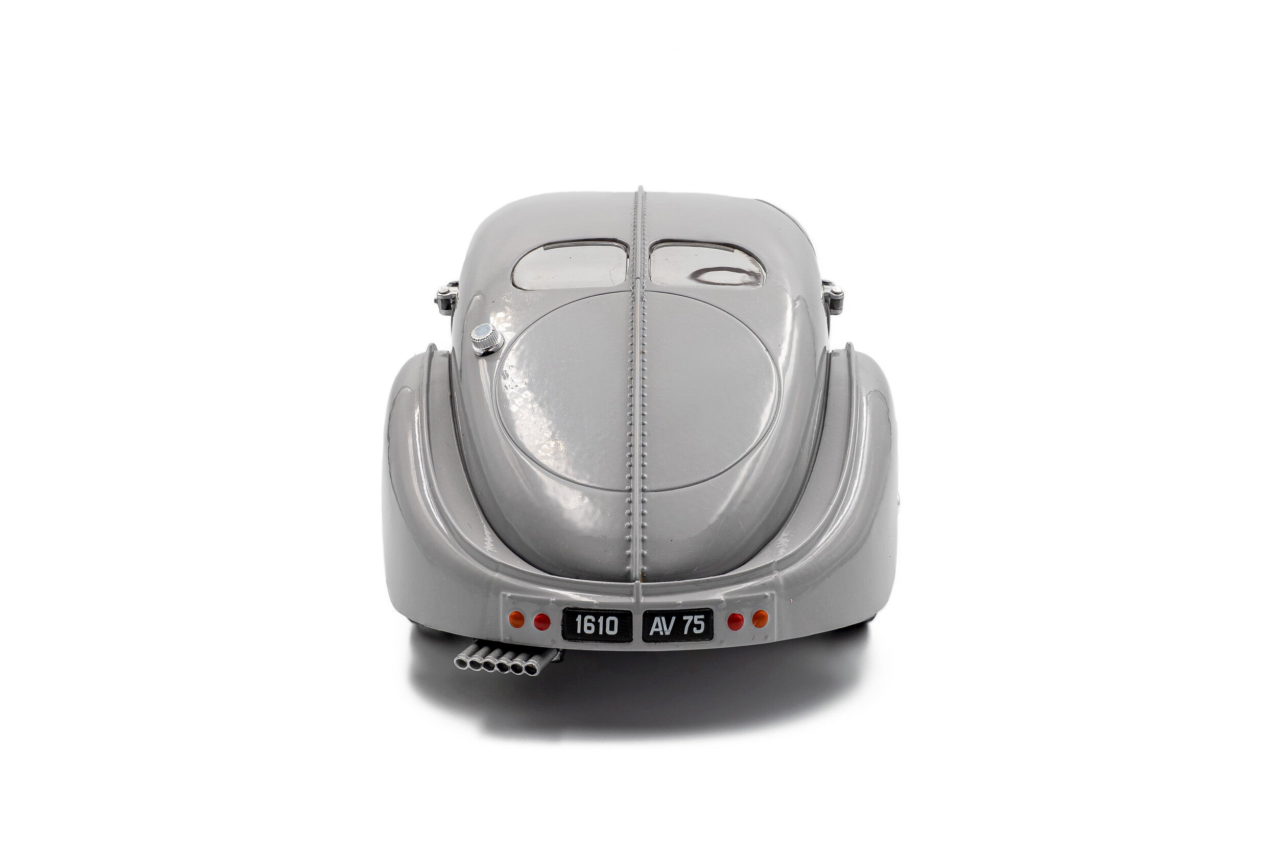 SOLIDO 1802106 MINIATURE BUGATTI ATLANTIC TYPE 57 SC MAT SILVER 1937 1/18