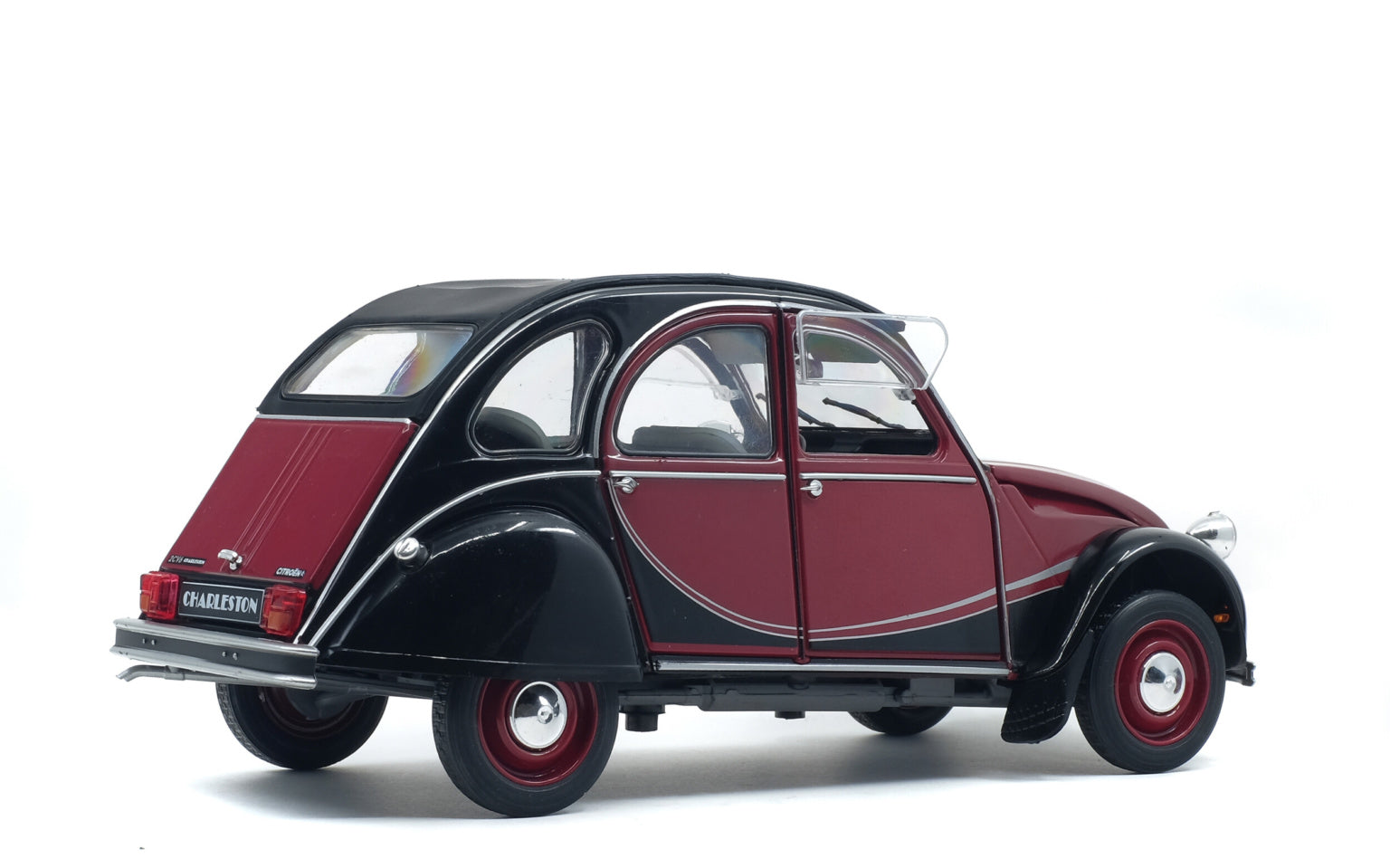 SOLIDO 1805013 MINIATURE CITROËN 2CV6 CHARLESTON ROUGE DELAGE|NOIR
1982 1/18