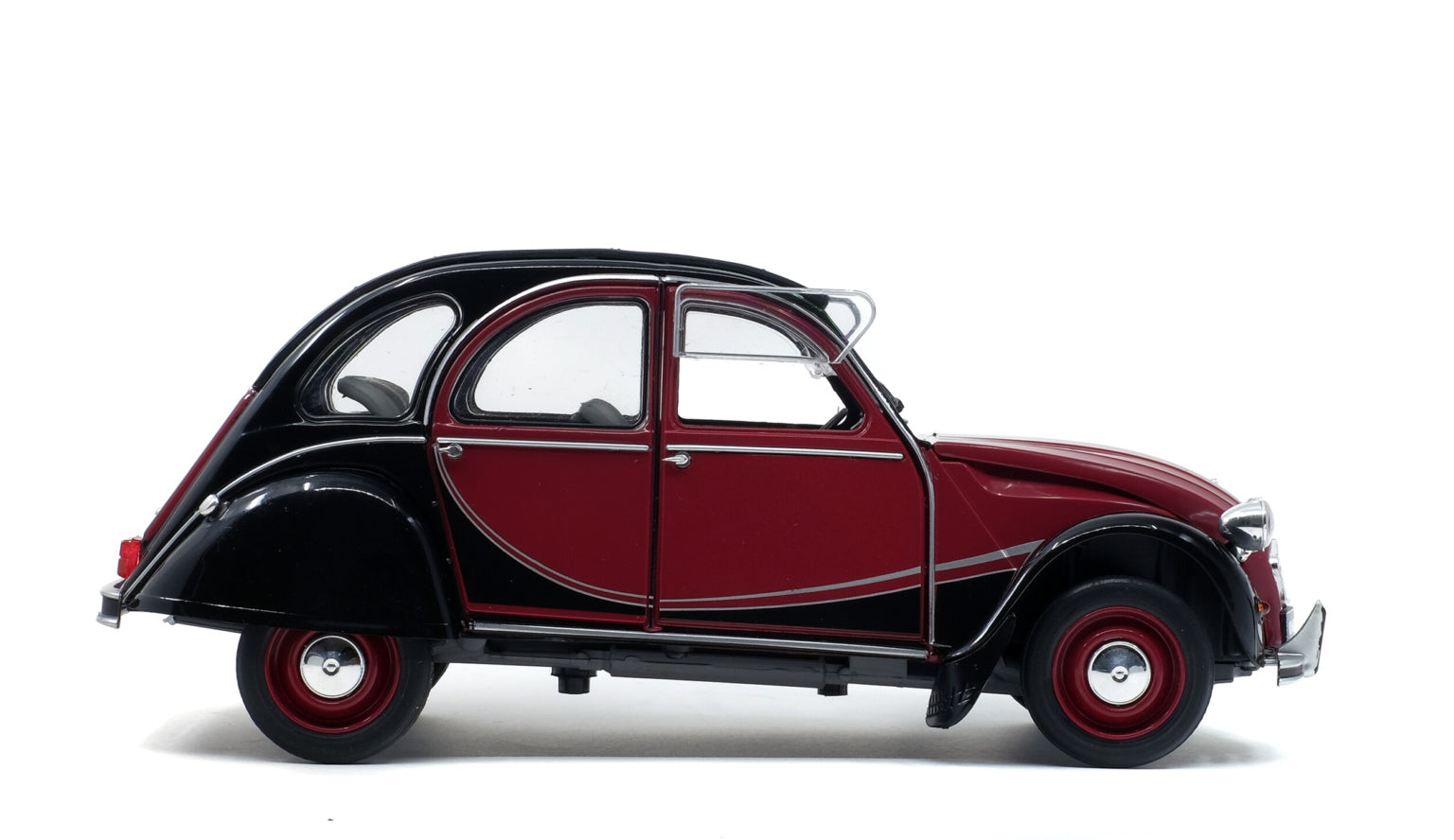 SOLIDO 1805013 MINIATURE CITROËN 2CV6 CHARLESTON ROUGE DELAGE|NOIR
1982 1/18