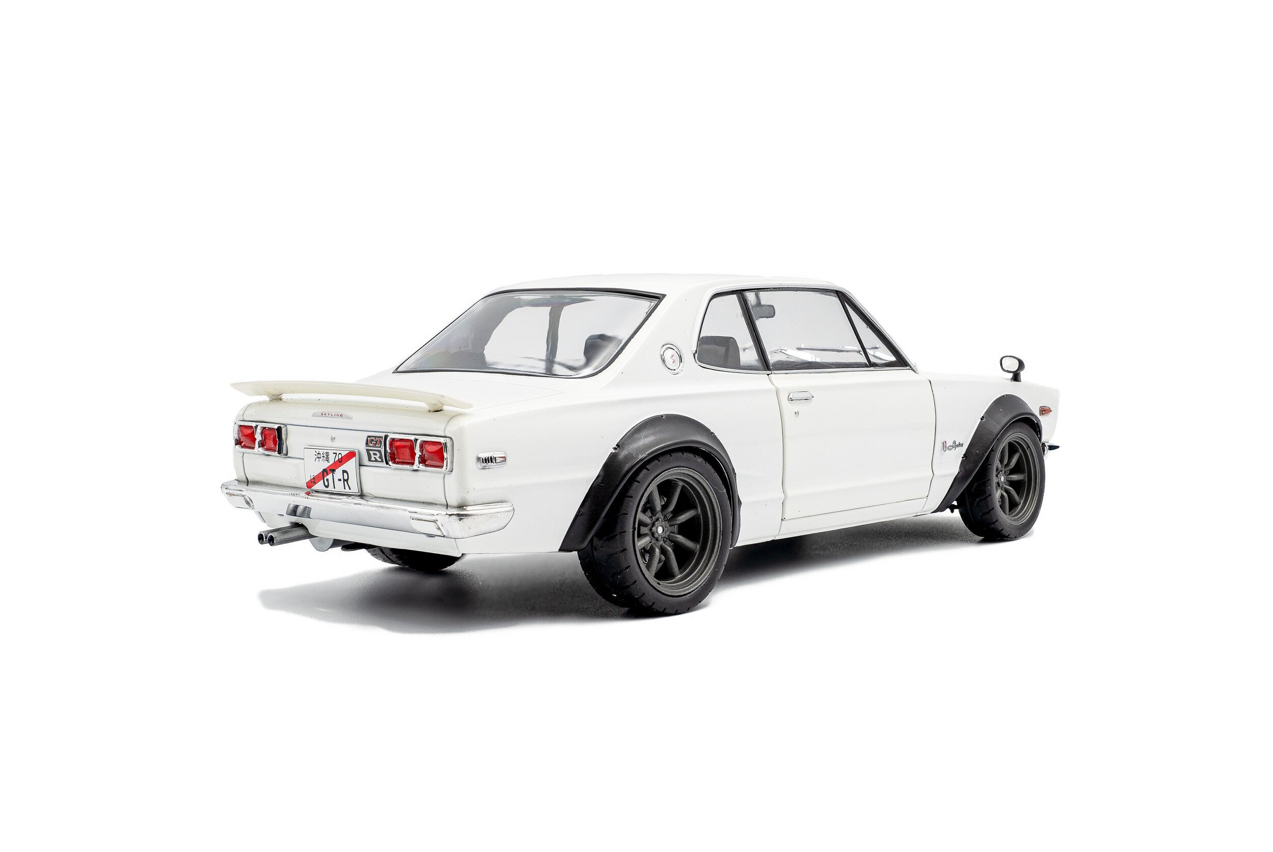 SOLIDO 1813001 MINIATURE NISSAN SKYLINE (C10) HAKOSUKA SOLIDO DO WORKS
PEARL WHITE 1970 1/18