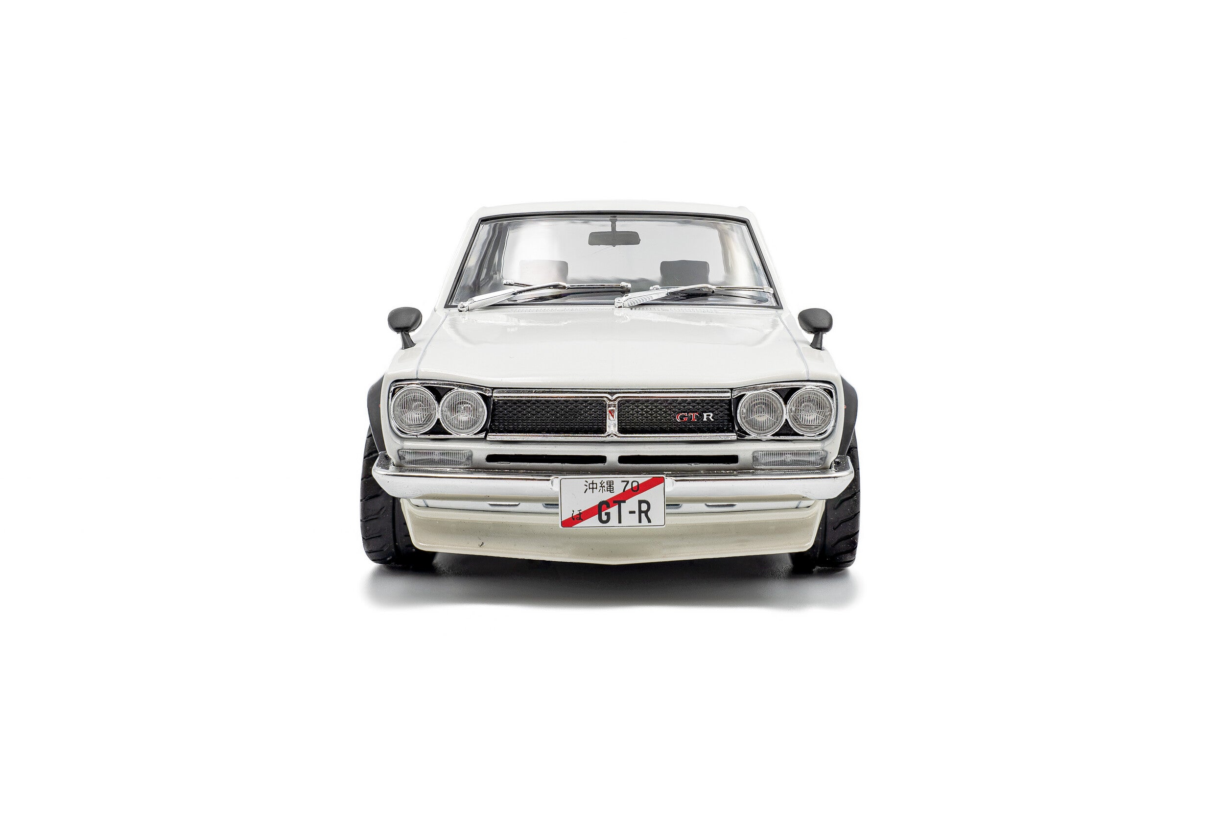 SOLIDO 1813001 MINIATURE NISSAN SKYLINE (C10) HAKOSUKA SOLIDO DO WORKS
PEARL WHITE 1970 1/18