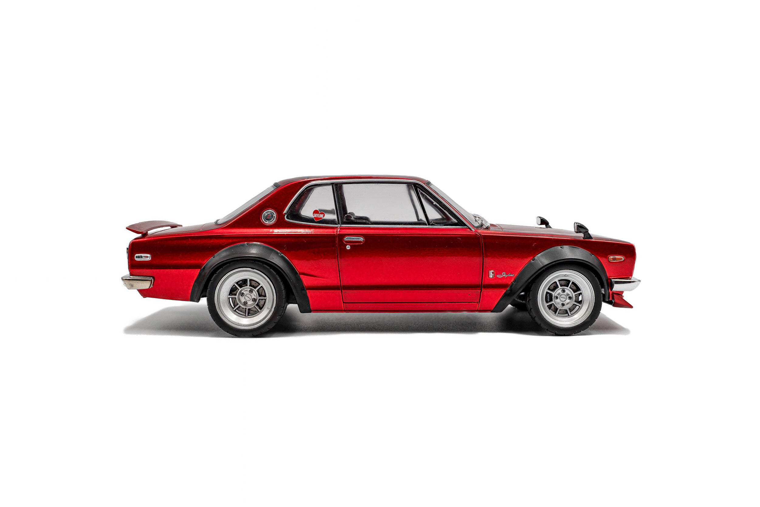SOLIDO 1813002 MINIATURE NISSAN SKYLINE (C10) HAKOSUKA SOLIDO DO WORKS
RED METALLIC 1970 1/18